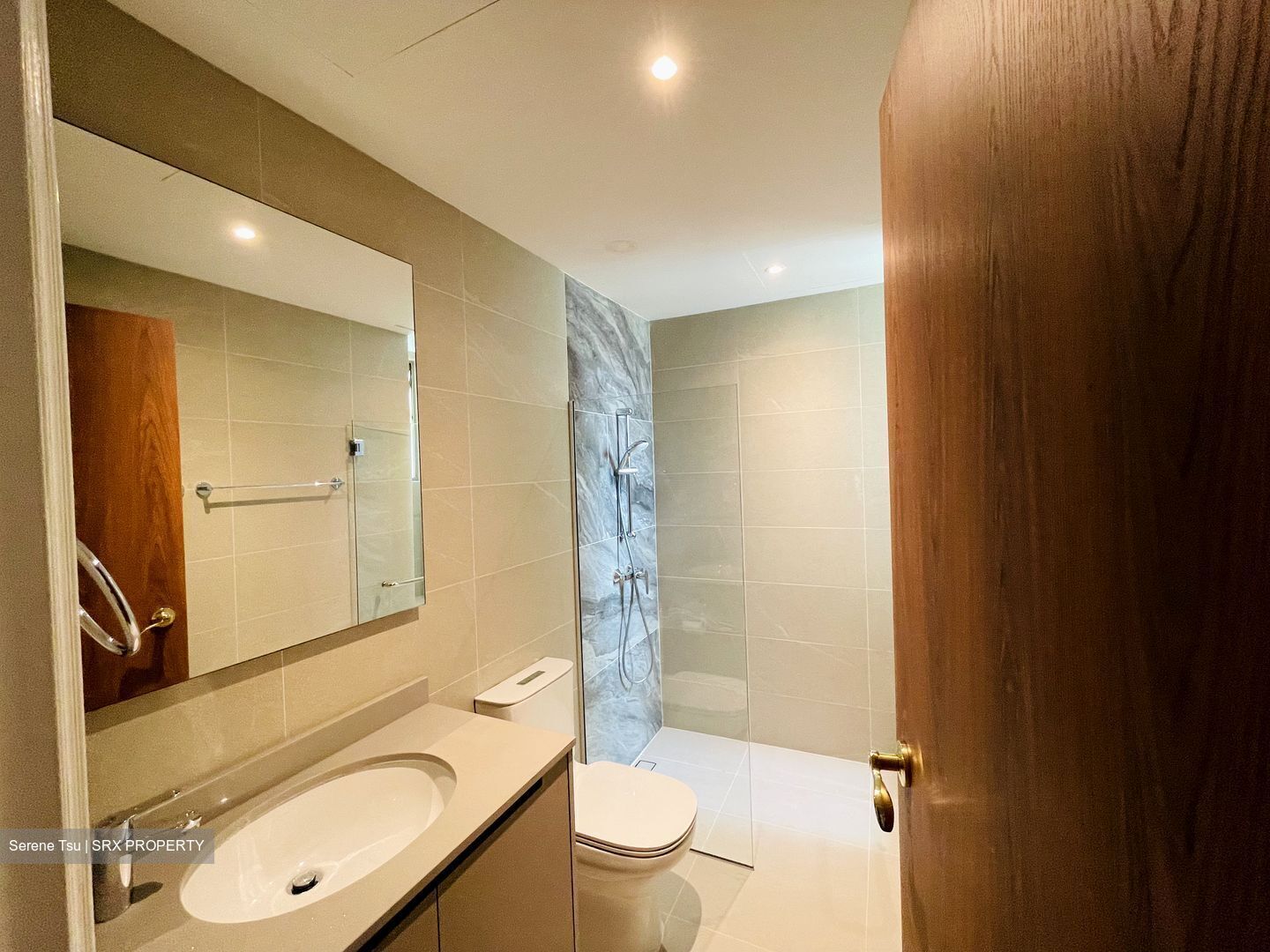 Landbay Condominium (D16), Condominium #371018541